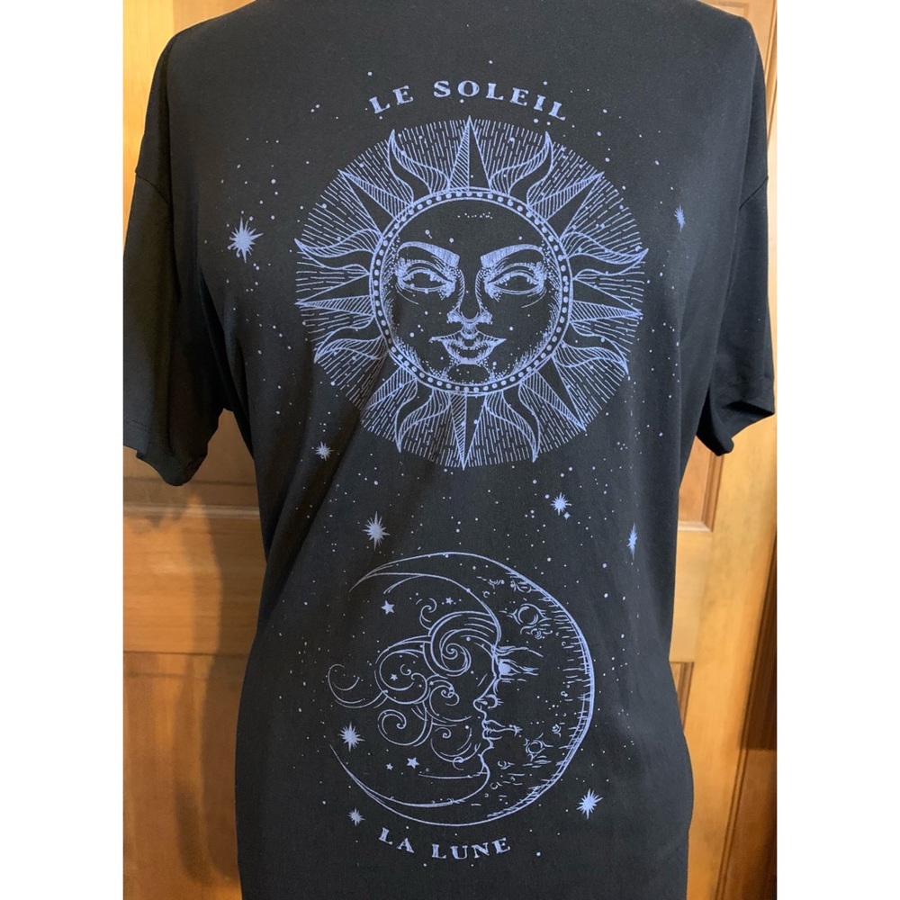 Sun and Moon Graphic T-Shirt